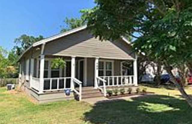 Available for May Move in! Cute 2 bedroom 2 bathroom house near Downtown Bryan photos photos Available for May Move in! Cute 2 bedroom 2 bathroom house near Downtown Bryan photos photos