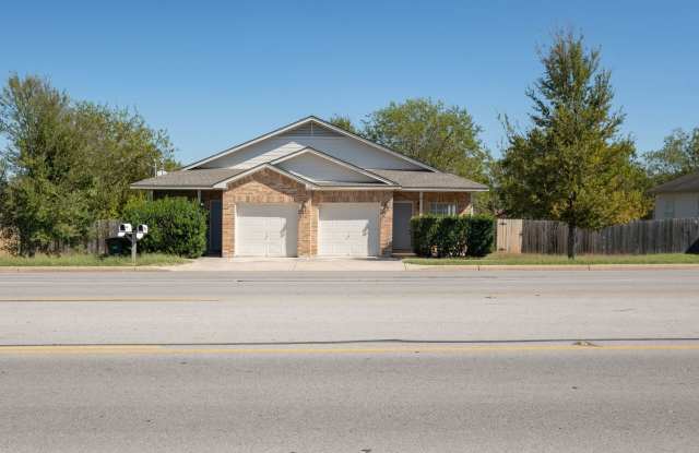 Spacious 3 Bed / 2 Bath Duplex in Prime Leander Location! photos photos