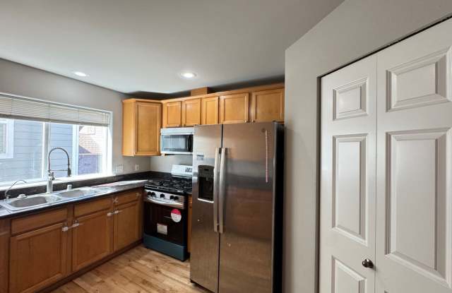Spacious 5BR Queen Anne Townhome photos photos