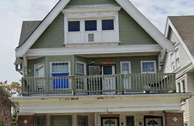 2445N39thy Gallery 1