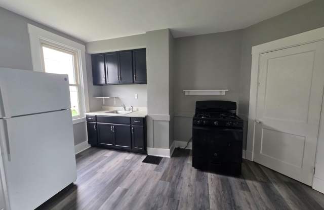 2 bedroom house for rent in the North Side ! Gallery 4