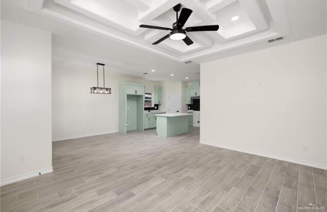 2221 Chicago Avenue Gallery 4