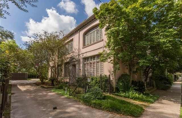 2828 CAMP Street photos photos