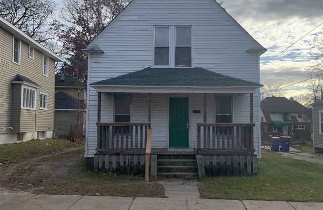940 Prince St SE - 940 Prince Street Southeast, Grand Rapids, MI 49507