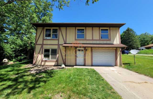 3BR/2BA BI-LEVEL ON LAFAYETTE'S SOUTH SIDE Gallery 1