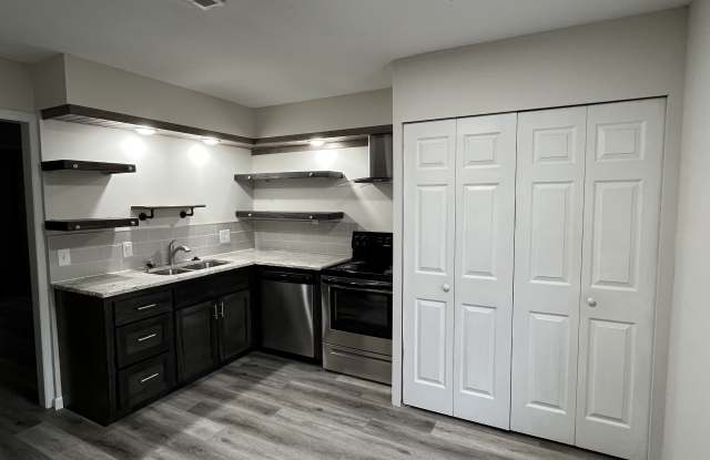 1232 Apple Glen St photos photos