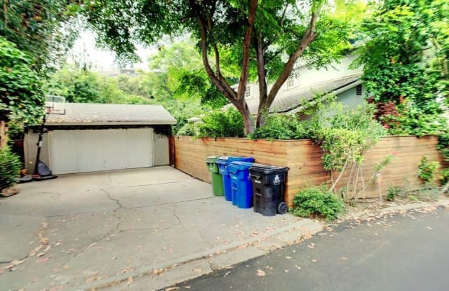 2683 La Cuesta Dr. - 2683 La Cuesta Drive, Los Angeles, CA 90046