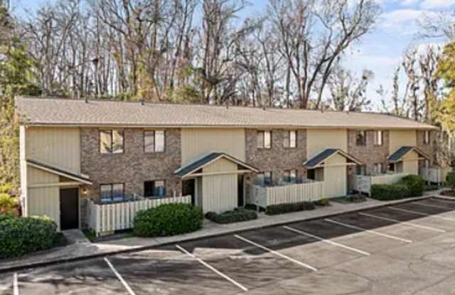 Port Royal Townhomes **Renovated** Gallery 3