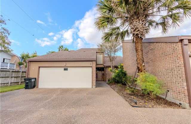 Beautifully renovated courtyard townhome in the heart of Corpus Christi photos photos