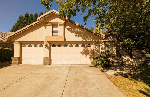 BEAUTIFUL SINGLE FAMILY HOME IN FOLSOM! photos photos