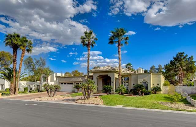 *******2 WEEKS FREE RENT******* A luxurious 5 Bedroom House with a Casita & a Sparkling pool at Ten Oaks Estates Gallery 3