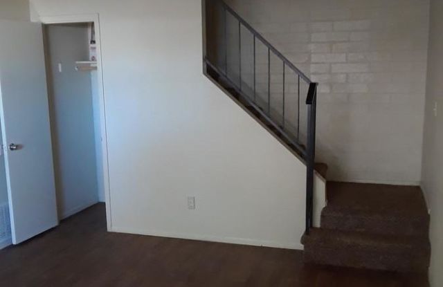5444 W Belleview St - 5444 West Belleview Street, Phoenix, AZ 85043