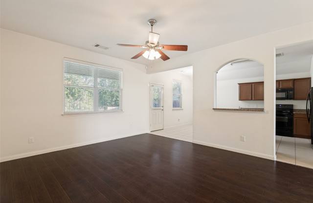 1800 Black Willow Trail Gallery 2