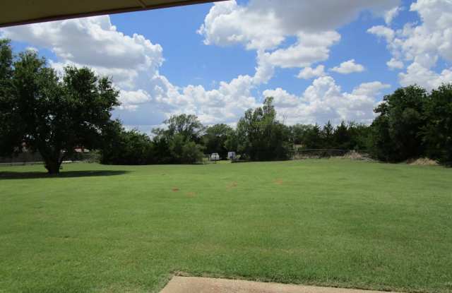 Spacious 3 bedroom 2.5 bath home! Gallery 4