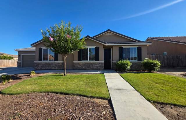 Newer 3 Bedroom 2 Bathroom in Tulare! $300 off First Month's Rent!!! photos photos
