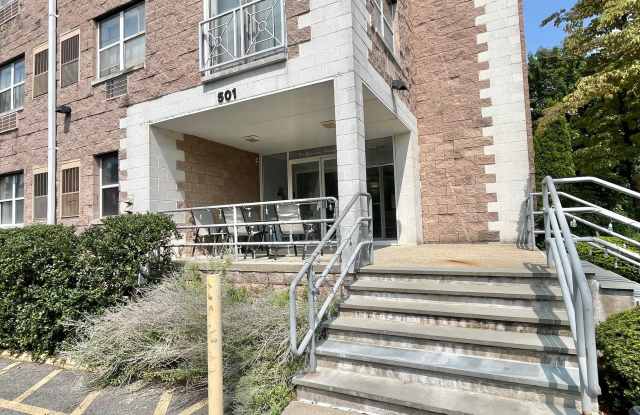 501 N Barry Avenue unit: 1K photos photos