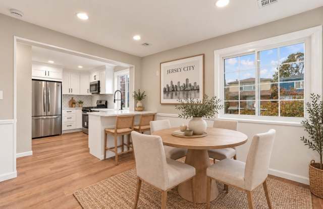 13 LAUREL CT Gallery 1