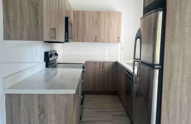 17690 Northeast 19th Avenue photos photos