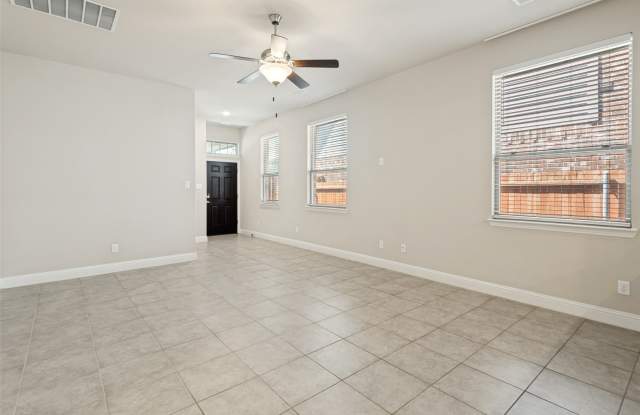 3909 Chesapeake Lane Gallery 2