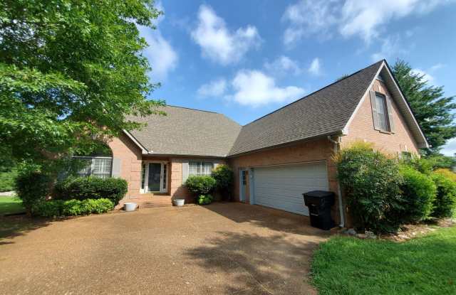 Super spacious 5 bedroom/3.5 bath home for rent in Murfreesboro! photos photos