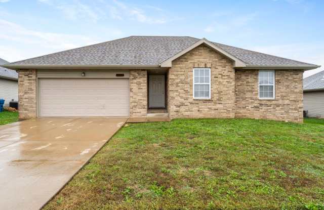 3 Bedroom in Ozark! - 4011 North Thistle Drive, Ozark, MO 65721 3 Bedroom in Ozark! - 4011 North Thistle Drive, Ozark, MO 65721
