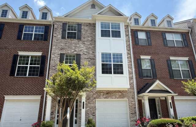 Sandy Springs 3 Bed-3.5 Bath Townhouse in Gated Cambridge, Hardwoods on Main! Gallery 1