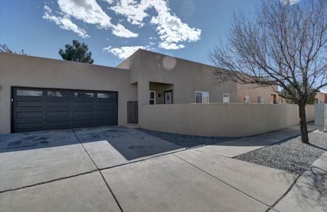 Amazing Remodeled Town Home in North Valley Gallery 1
