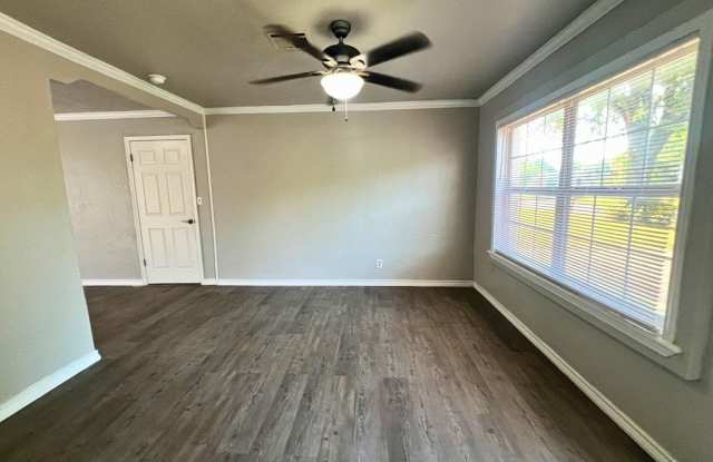 2326 NW Lincoln Avenue Gallery 3