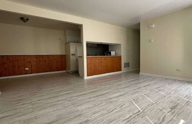 1600/Month 2 Bedroom 1 Bath Townhome in Lynwood, IL - 20113 Ash Lane, Lynwood, IL 60411