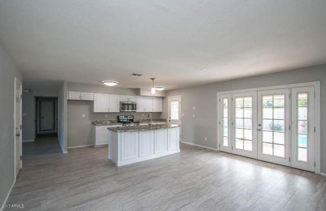 COMPLETELY REMODELED 4 BEDROOM, 2 BATH TEMPE HOME WITH DIVING POOL - 1609 East Del Rio Drive, Tempe, AZ 85282