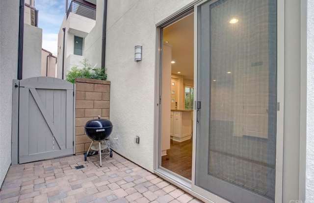 5545 Palm Drive Gallery 4