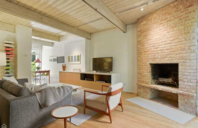 3012 N Waterloo Court Gallery 4