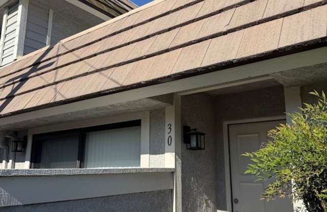 Beautiful 3 Bedroom, 2 Bathroom, Simi Valley Condominium, Ready for Move-In! Gallery 3