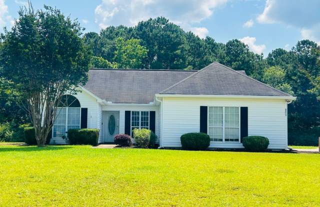 Welcome Home! Adorable 3 bedroom 2 full bathroom home in Newnan! Must see! photos photos