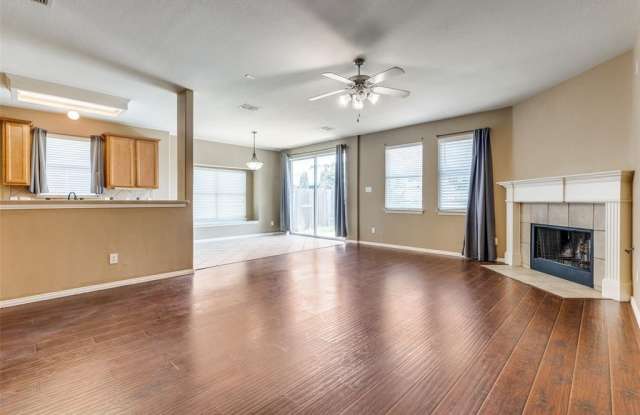 5800 Mariposa Drive Gallery 4