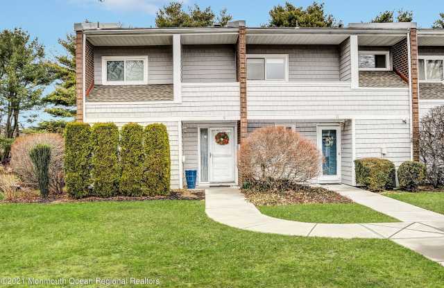 9 Locust Way - 9 Locust Way, Spring Lake Heights, NJ 07762