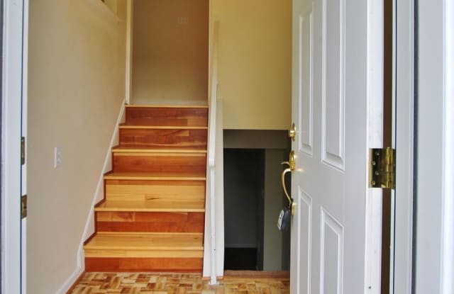 12529 OAKWOOD DRIVE Gallery 2