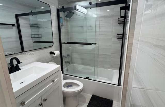 255 W 24th St photos photos