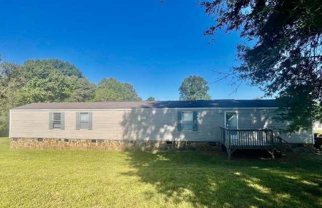 Welcome to this charming 2-bedroom, 2-bathroom Manufactured home located in the heart of Bessemer City, NC. photos photos