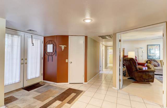 9535 W COUNTRY CLUB Drive Gallery 3