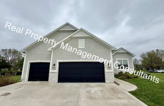 Extraordinary 3 bedroom home in Lee's Summit photos photos