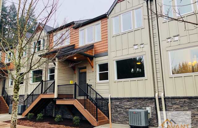 NEWER LUXURY TOWNHOUSE; 2 CAR GARAGE, BONUS ROOM AND GORGEOUS FINISHES! photos photos
