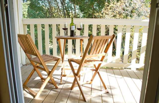 Quiet and Spacious 2 Bedroom 1 Bath Apartment with Ample Closet Space photos photos Quiet and Spacious 2 Bedroom 1 Bath Apartment with Ample Closet Space photos photos