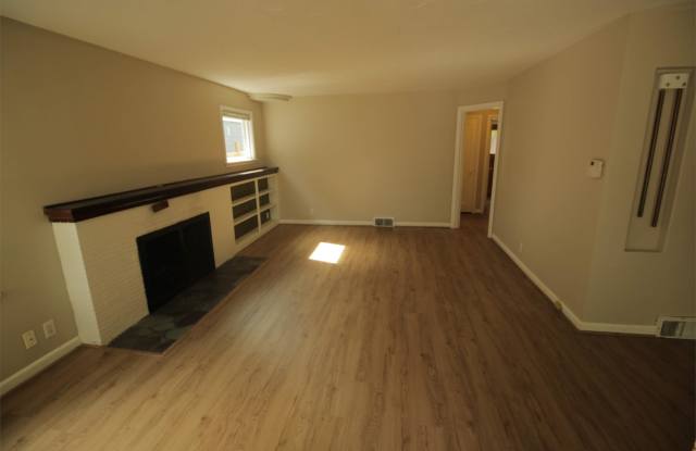 2029 McGilvra Boulevard East Gallery 4