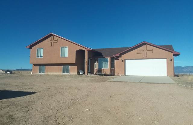 Beautiful 4-bedroom 3-bathroom Home on 5 Acres with Mountain Views!!! photos photos