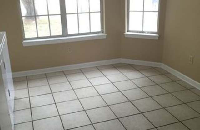 7077 Foxhall Gallery 3