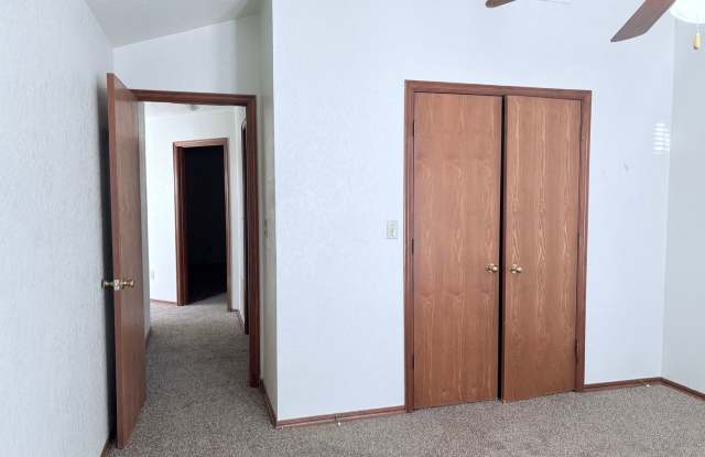 Two bedroom townhouse close to Campus! Gallery 3