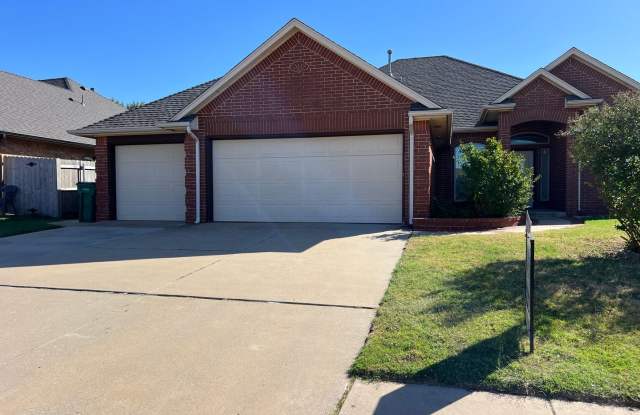 Executive Home in Yukon Schools photos photos Executive Home in Yukon Schools photos photos