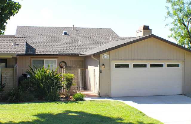 Stunning 3 bed, 2 bath Townhome for Rent. - 2571 Laramie Road, Riverside, CA 92506