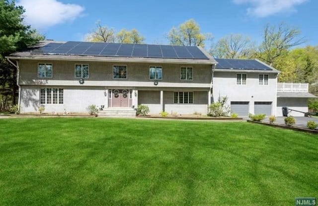 15  Old Oak Drive - 15 Old Oak Drive, Bergen County, NJ 07430